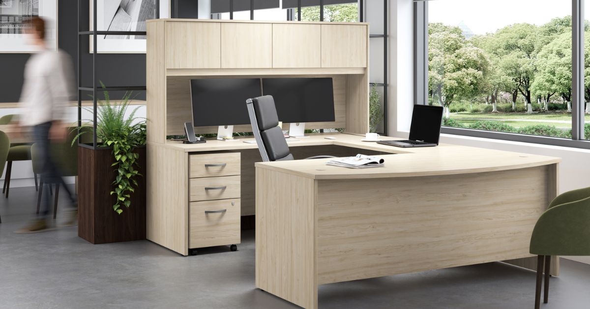 The Best Layout for U-Shaped Desks in a Professional Setting