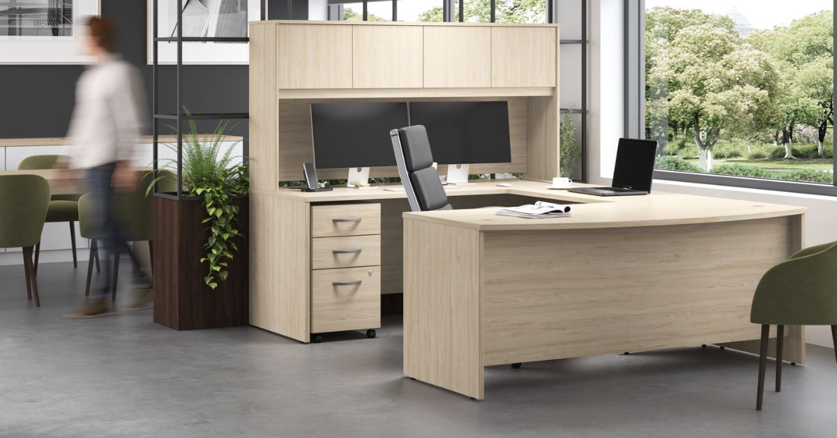 How U-Shaped Desks Support Multi-Tasking in Modern Offices