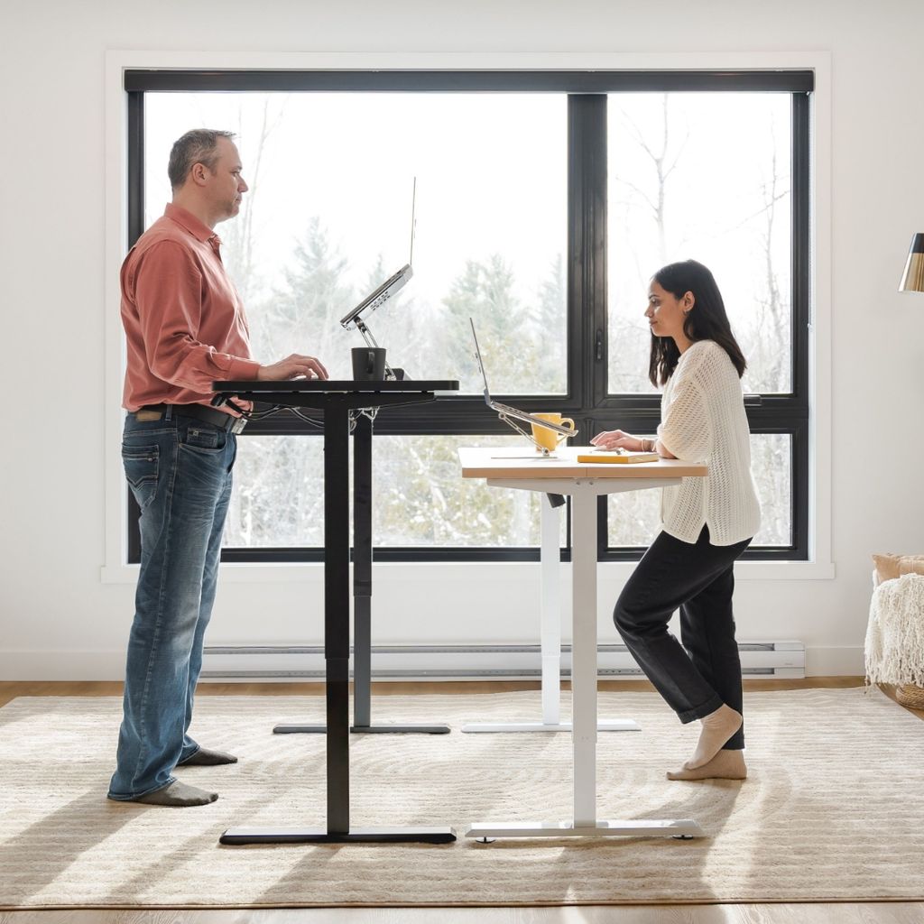 Executive Desks for Open vs. Private Office Layouts